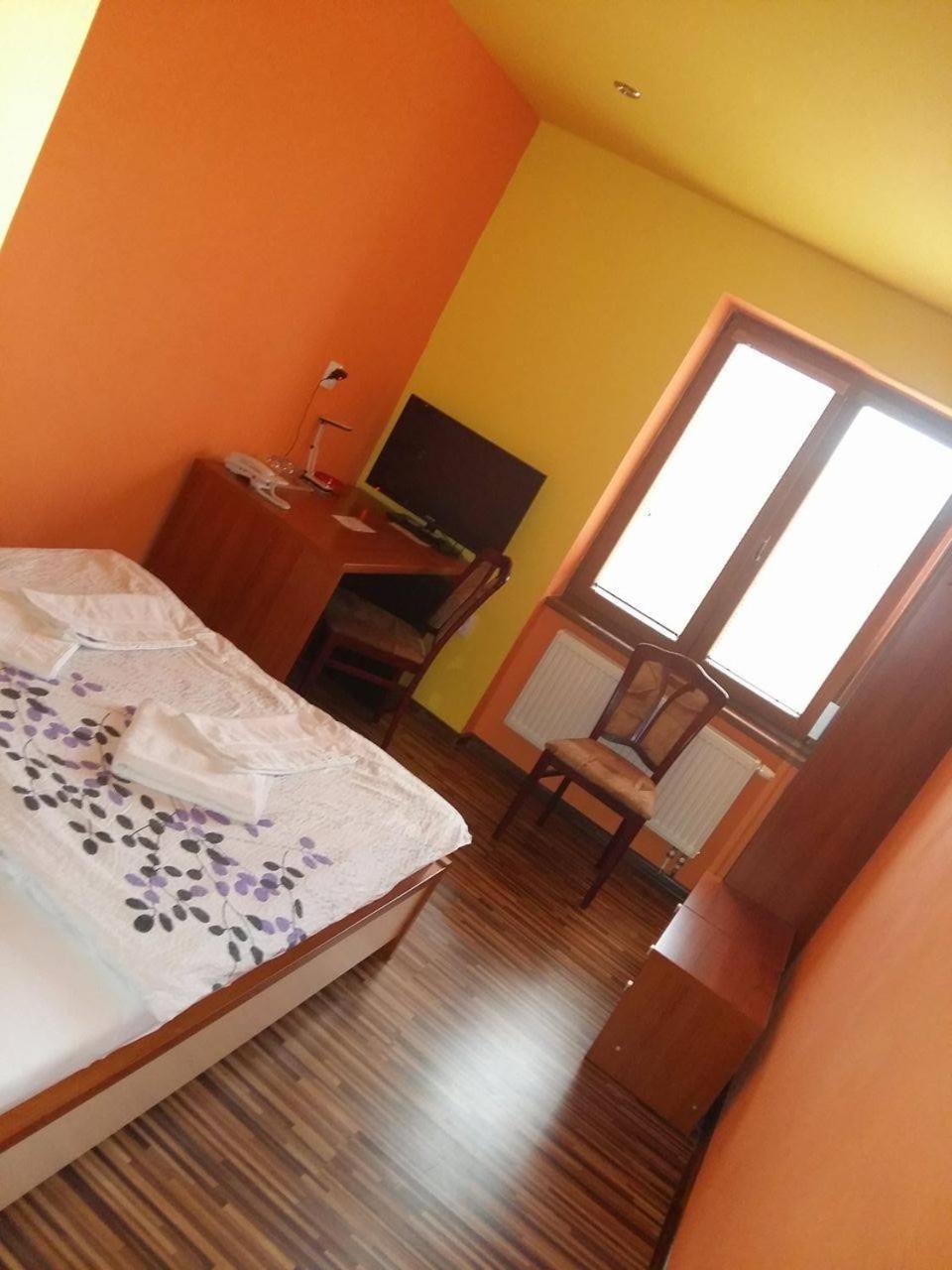 Hotel Central Sala Pokoj fotografie